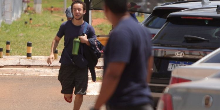 Enem 2025: candidato chega ao local de prova segundos antes do limite