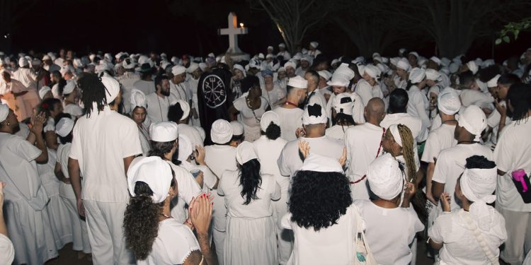 Privatização de cemitérios em São Paulo expõe racismo religioso a culto de Umbanda