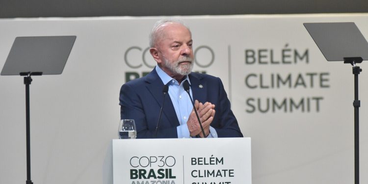 Lula dita o tom da COP30 com discurso forte que defende caminho para o fim dos fósseis