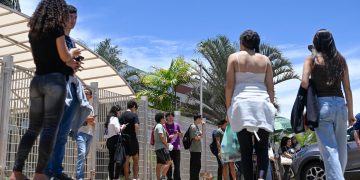 Professora sobre tema de redação do Enem: “Grande preocupação atual”