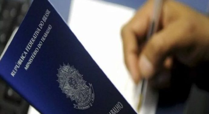 DF tem 688 vagas nesta quarta (5/11). Salários chegam a R$ 2,8 mil