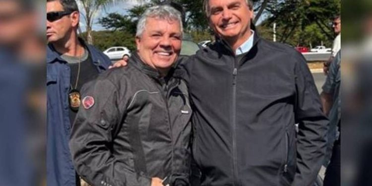 Deputado diz que prisão de Bolsonaro atende a “interesses da esquerda”