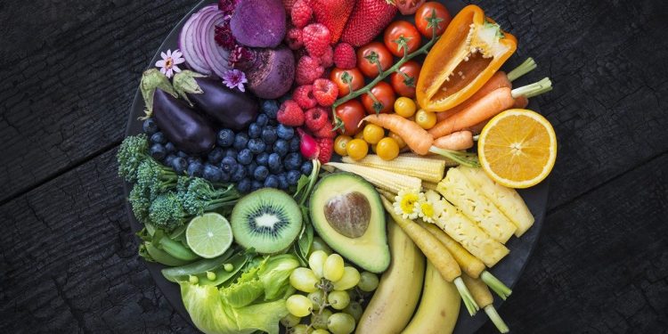 Veja 10 frutas que ajudam a emagrecer e quantas calorias cada uma tem
