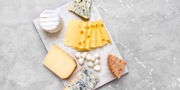 Estudo indica que incluir queijo na dieta reduz risco de demência