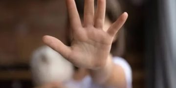 Criança perde ponta do dedo em acidente na escola e TJDFT condena GDF