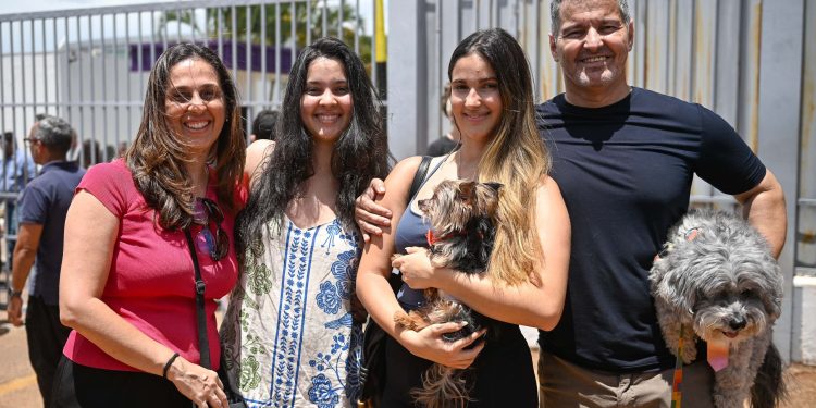 Estudante do DF usa amuleto indicado por Márcia Sensitiva para o Enem