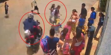 Criança é atropelada por moto ao atravessar rua em frente à escola