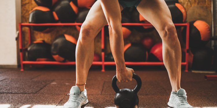 Entenda como fazer musculação pode melhorar o rendimento na corrida