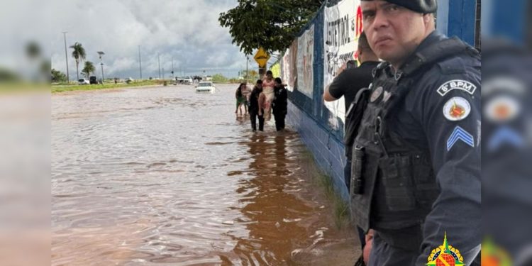 Mesmo em outra UF, PMs do DF pararam viatura e salvaram família ilhada