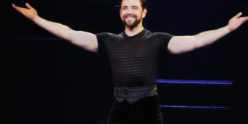 Ator perde metade do pulmão após confundir câncer raro com gripe