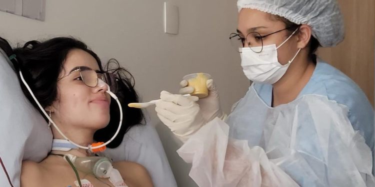 “Achei que fosse virose”, diz jovem com inflamação grave no cérebro