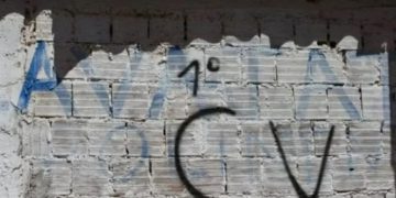 Aluno de 12 anos é baleado em escola em área dominada pelo CV