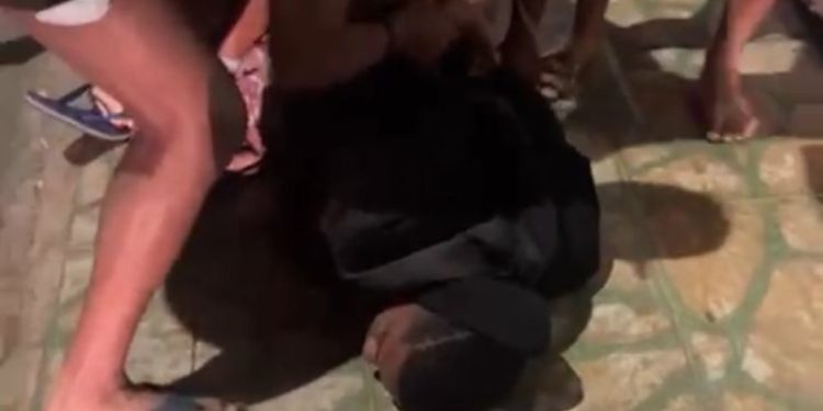 Adolescente é amarrado e espancado após tentar roubar moradores no DF