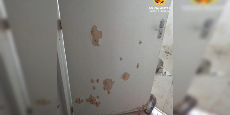 Homem é preso após efetuar disparos dentro de apartamento no DF