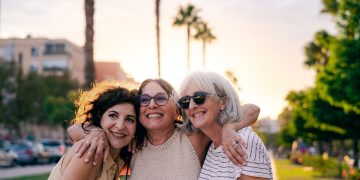 Companhia valiosa: estudo diz que ter amigos retarda o envelhecimento