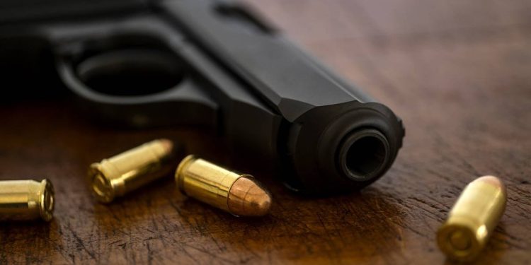 Homem é morto a tiros próximo a supermercado no DF