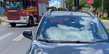 Mulher fica ferida ao ser atropelada por Onix enquanto atravessava rua