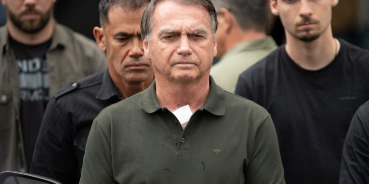 Bolsonaro preso: saiba se remédios do ex-presidente podem causar surto