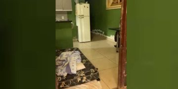 Mulher que matou enteada de 7 anos fumou cigarro antes de se entregar