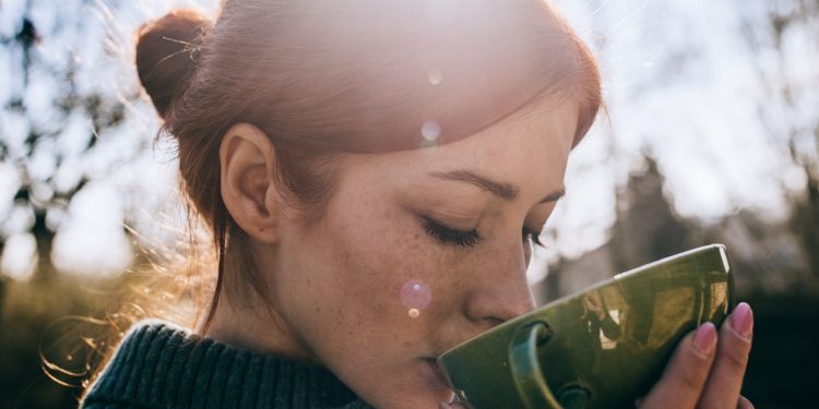 Chá anti-inflamatório e termogênico ajuda a nivelar o açúcar no sangue