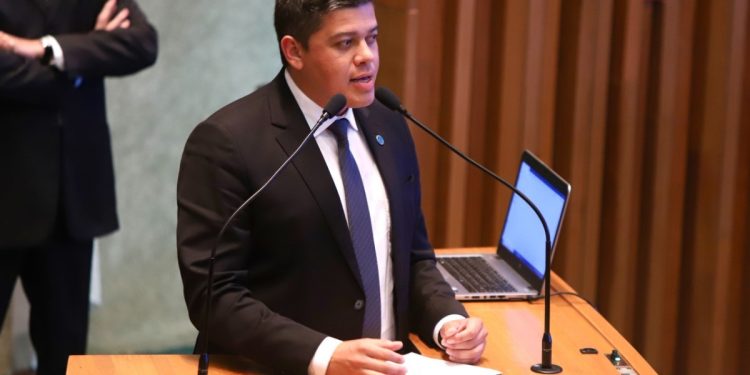 CLDF: Conselho de Ética adia julgamento de suspensão de Daniel Donizet