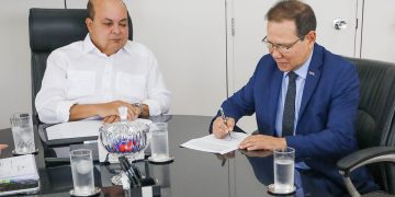 Ibaneis empossa Nelson Souza como novo presidente do BRB