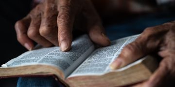 Pastor estupra enteadas gêmeas e é preso no Rio de Janeiro