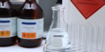 Metanol: Saúde do DF fecha diagnóstico sobre jovem internado na UTI