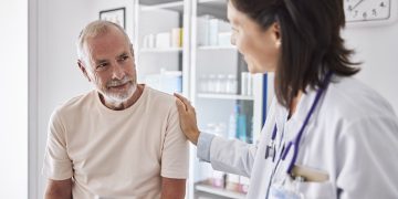 Por que os homens ainda vivem menos e como mudar esse cenário?