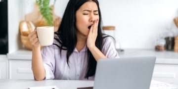 Sono após o almoço? Entenda por que acontece e quando se preocupar