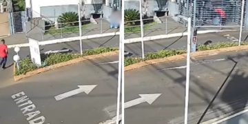 Mulher é espancada por ex quando fugia para dentro de condomínio