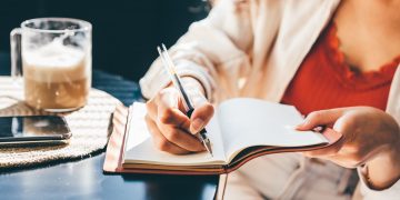 Por que o cérebro tenta sabotar metas e como mudar isso em 2026