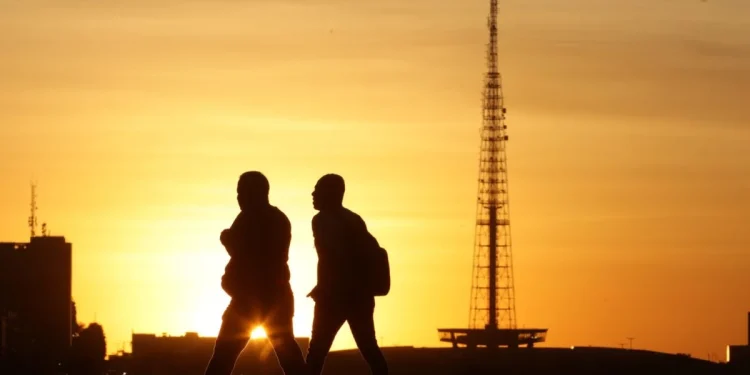 Sol ou chuva? Inmet revela como será último fim de semana do ano no DF