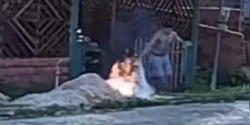 Ataque brutal: homem põe fogo na esposa e na filha com gasolina