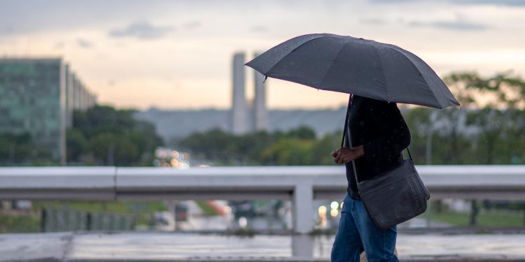 Alerta temporal: veja como fica o tempo durante o fim de semana no DF