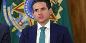 Glauber caiu atirando e Motta golpeou a democracia brasileira
