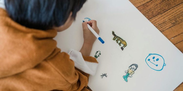 Órfãos do feminicídio: pensão é positiva, mas falta apoio psicossocial a filhos de vítimas