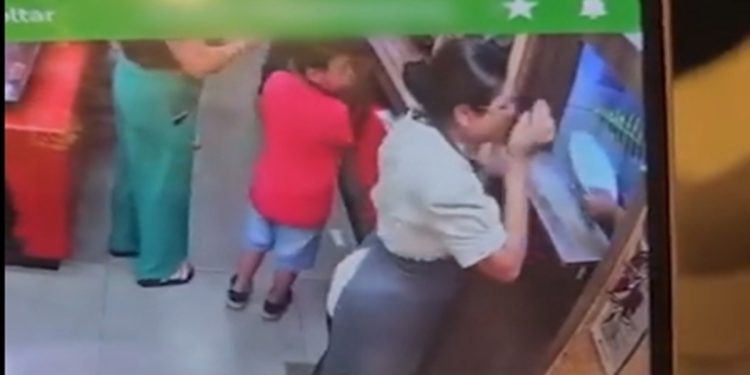 Funcionária leva soco no nariz após discussão com coordenadora no DF