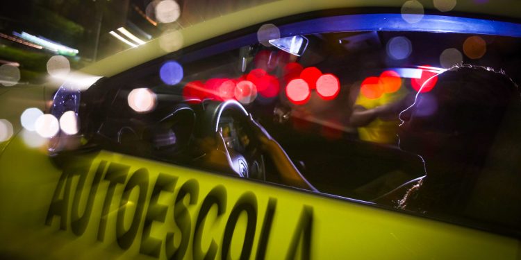 Nova CNH: Detran-DF aprova ampliação do tempo da prova teórica