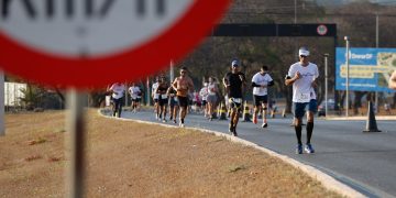 Circuito de corridas altera trânsito neste domingo no DF; veja onde