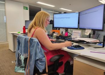 Aluna reprovada por aula inacessível: “EAD devia ajudar, não atrasar”