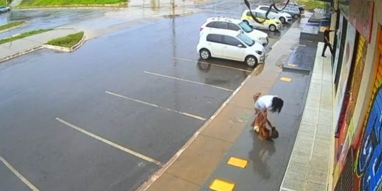 Câmera de segurança flagra facada após briga e acusação de roubo no DF