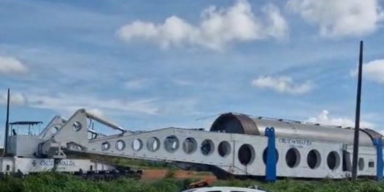 GO: transporte de moinho de 700 toneladas impacta trânsito em rodovias