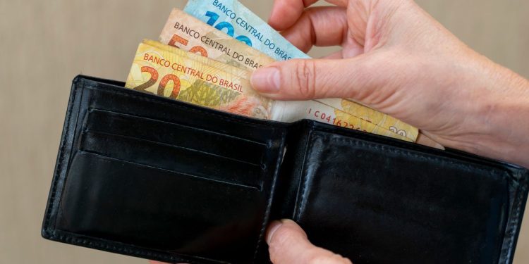 Pesquisa: veja quanto ganham, em média, as famílias moradoras do DF