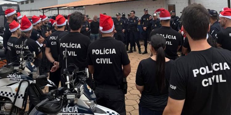 Ação de Natal da PMDF e PCDF leva brinquedos a crianças de Brazlândia