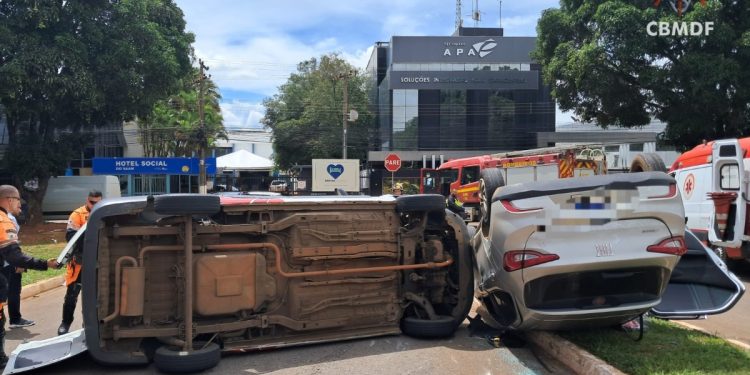 Três mulheres ficam feridas em acidente seguido de capotamento