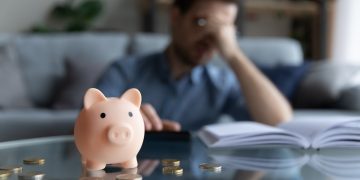 Ansiedade financeira: o que é, sintomas e como lidar com a condição