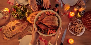 Microbiologista explica como evitar a intoxicação alimentar no Natal