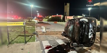 Carro bate em poste na DF-480 e jovem tem traumatismo craniano grave