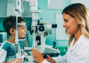 Cegueira infantil pode ser evitada com diagnóstico rápido. Veja sinais